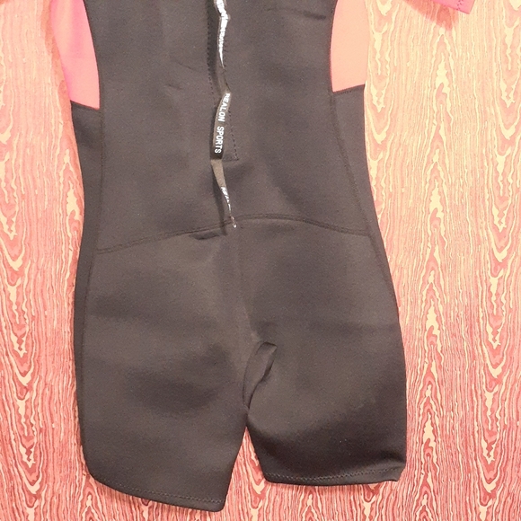NWOT REALON WETSUIT UNISEX SIZE XL SHORT SLEEVE HALF SHORTS SURFING SWIM WATER - Picture 5 of 7
